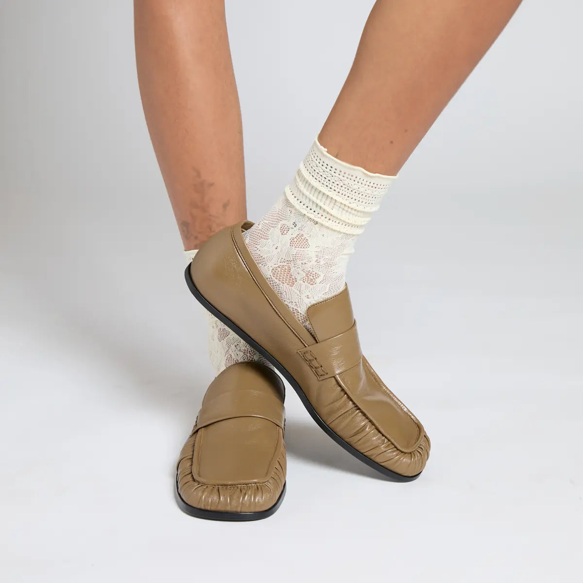 Peony Lace Crew Socks