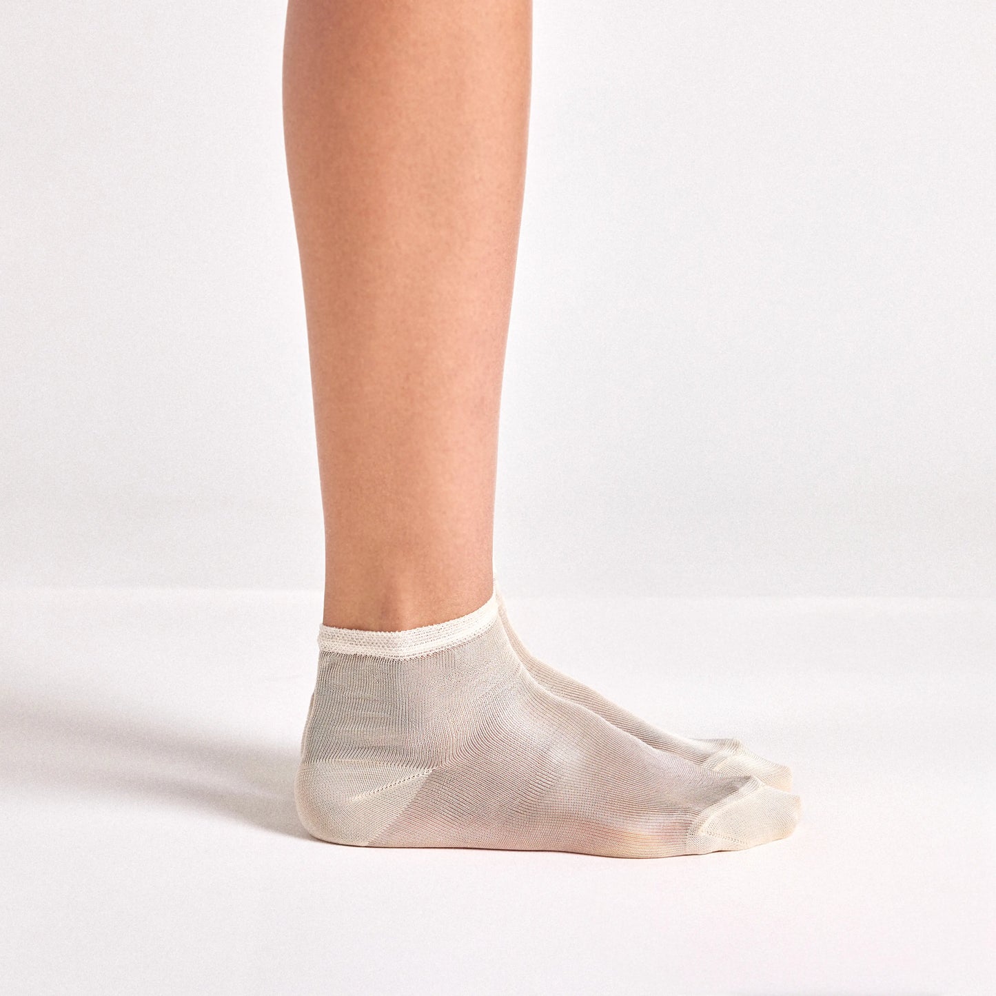 HAILEY SILKY SHEER ANKLE SOCKS