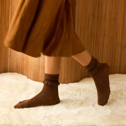 Soft Ruffle Metallic Socks