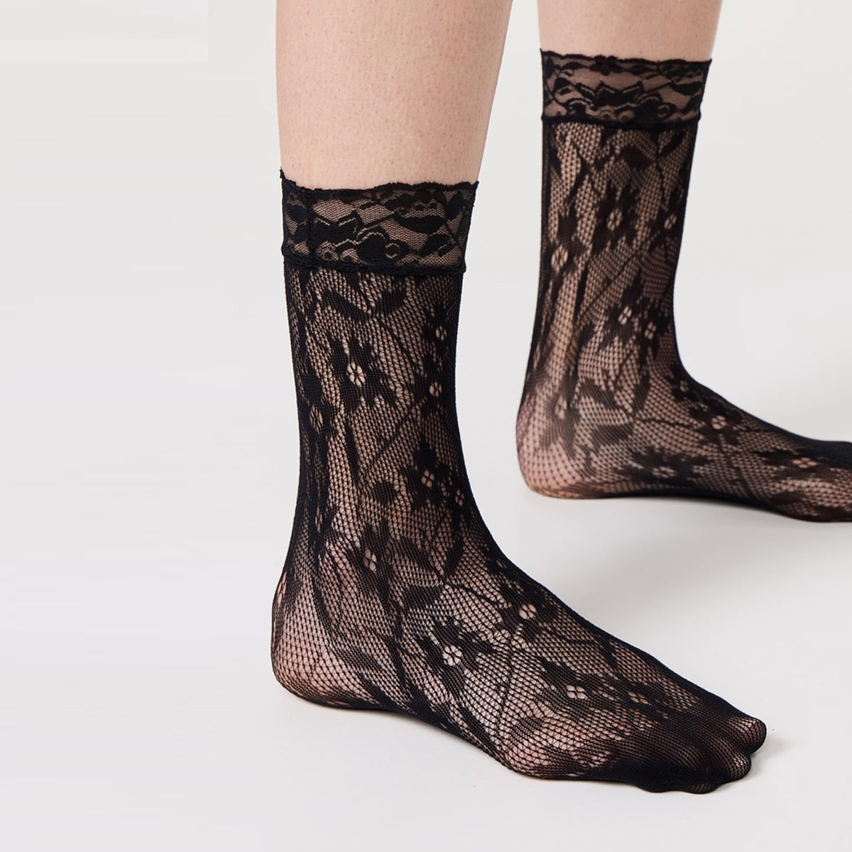 FLORAL FISHNET SOCKS